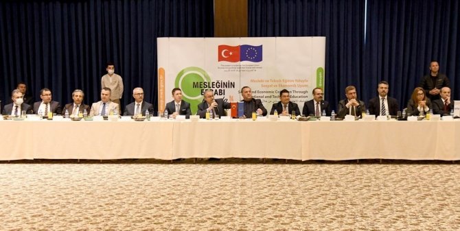 Vali Su: "Ab Projesi İle 5 Okulda Atölye Kurduk"