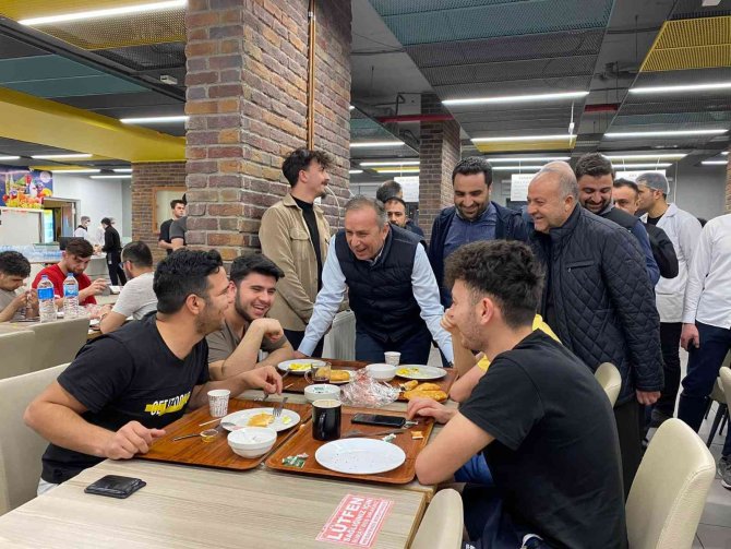 Milletvekilleri Sahur Programında Öğrencilerle Buluştu