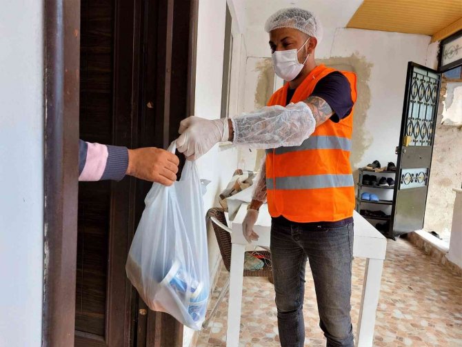 Altınordu’da Günlük 10 Bin Kişiye Sıcak Yemek İkram Edilecek