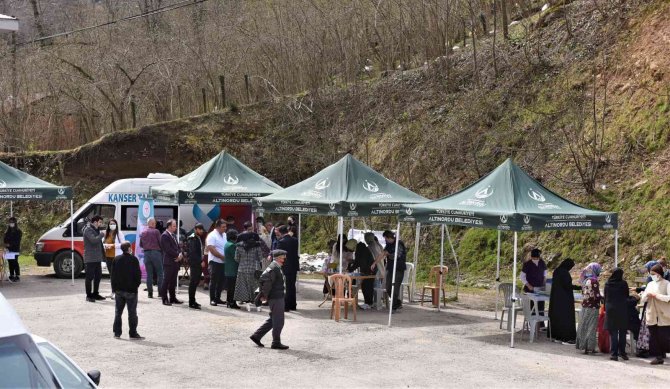 Mobil Sağlık Aracı, Vatandaşların Kapısında Hizmet Veriyor