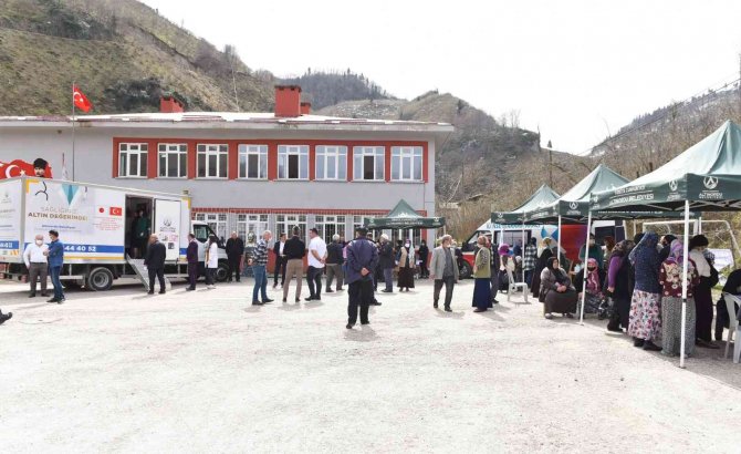 Mobil Sağlık Aracı, Vatandaşların Kapısında Hizmet Veriyor