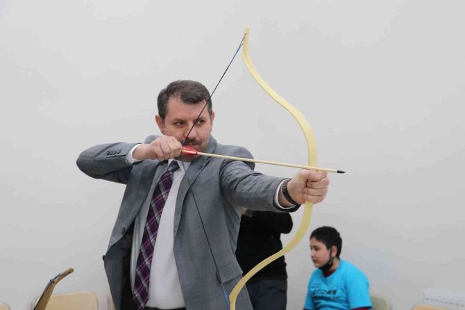 Otizme Dikkat Çektiler