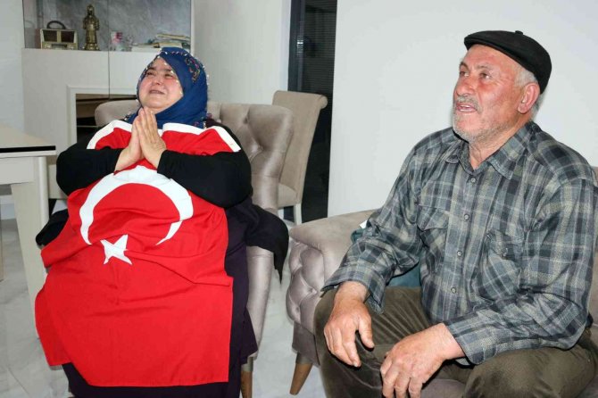 Rıza Kayaalp’in Ailesi Ve Vatandaşlar Şampiyonluk Maçını Heyecanla İzledi