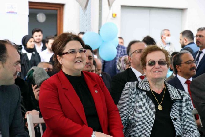 Aile Ve Sosyal Hizmetler Bakanı Yanık: “Otizmli Bireyler İçin 81 İlde Süpervizör Eğitimlerine Başlıyoruz”