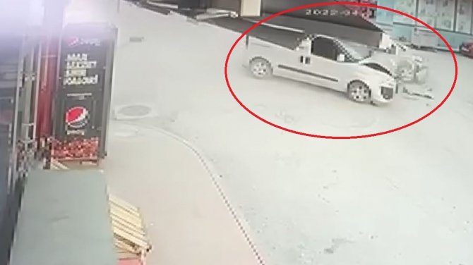 Samsun’da 5 Kişinin Yaralandığı Kaza Güvenlik Kamerasında