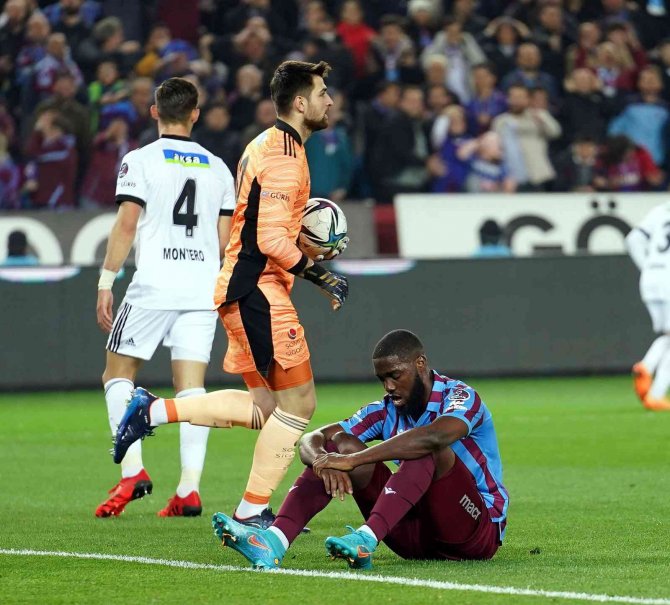 Spor Toto Süper Lig: Trabzonspor: 0 - Beşiktaş: 0 (İ̇lk Yarı)