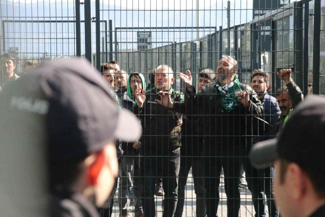 Kocaelispor - Denizlispor Maçının Ardından Tansiyon Yükseldi