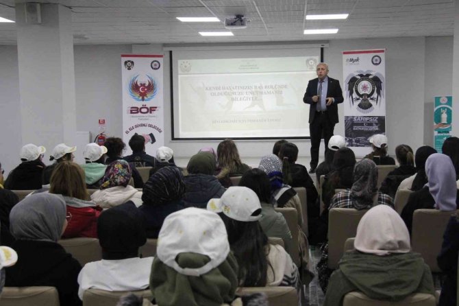 Uşak’ta Tem Şube, Okullarda Seminer Verdi