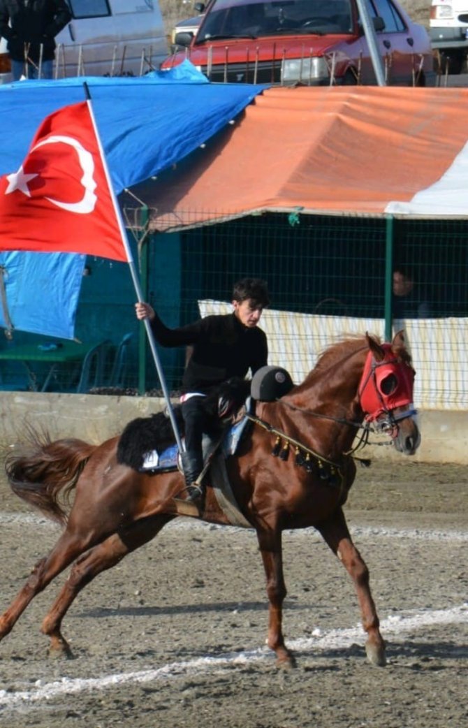 Atların Çarpışması Sonucu Ağır Yaralanan Genç Ciritçi Yaşama Tutunamadı