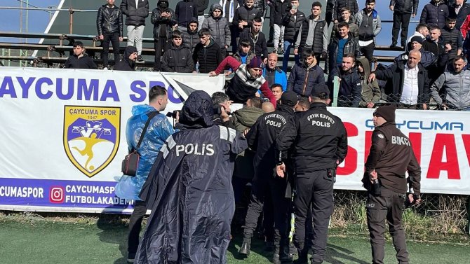 Amatör Maç Dostlukla Başladı Kavgayla Bitti