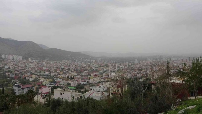 Toz Bulutu Kozan’da Etkili Oldu