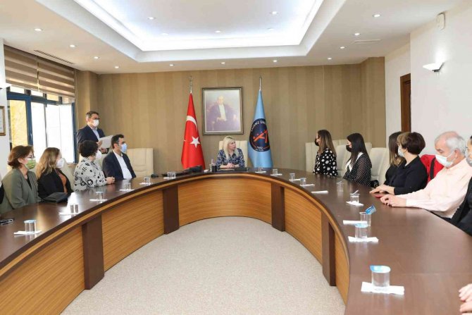 Aü’de Eğitim Becerilerini Geliştirme Kursu