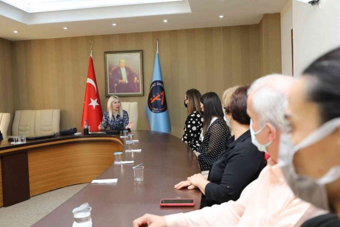 Aü’de Eğitim Becerilerini Geliştirme Kursu