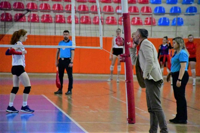 Alkü Voleybol Takımı Süper Lig Yolunda