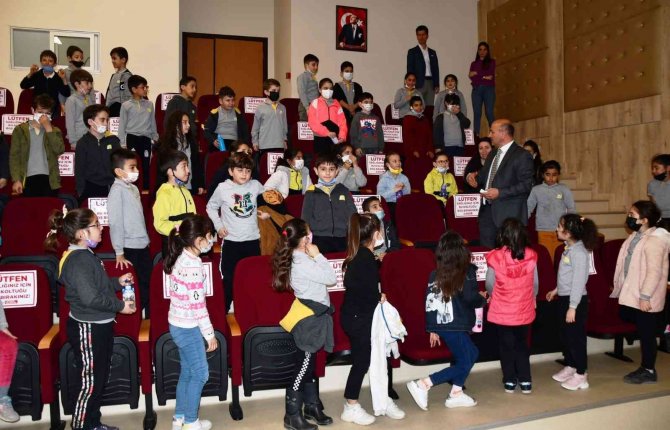 Altınova’da Öğrencilerin Sinema Keyfi