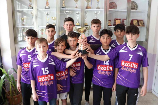 Atletizmde 8 Yıldır Şampiyonluğu Kaptırmıyorlar