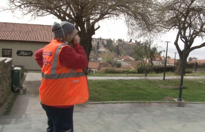 Kadın Simitçi İle Kadın Temizlik Görevlisinin Tartışması Ağlattı