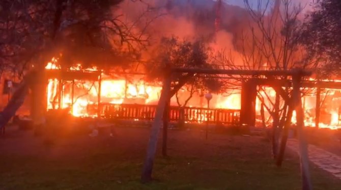 Olimpos’ta Pansiyon Yangını Korkuttu
