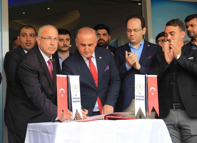 İ̇ncirliova Belediyesi’nde İşçilerin Zam Sevinci