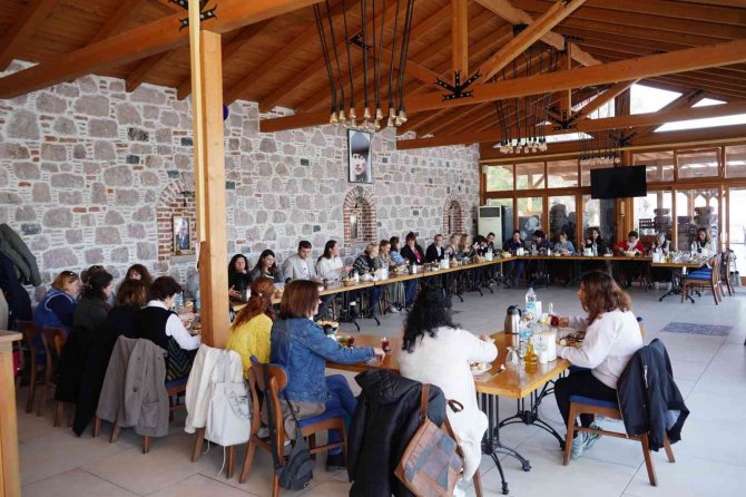 Ayvalıklı Kadınlar Güçlerini Birleştirdi