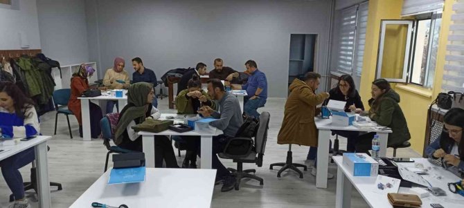 Bingöl’de Öğretmenlere ‘Temel Robotik Kursu’ Eğitimi