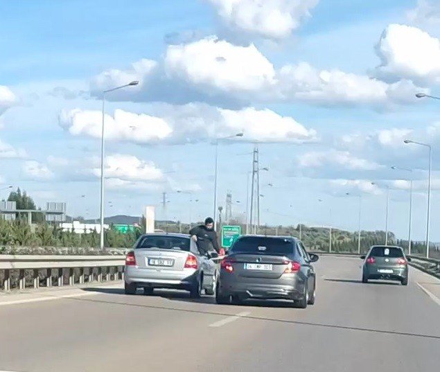 Bursa’da Fotoğraf Çekmek İçin Canını Tehlikeye Attı, O Anlar Kamerada