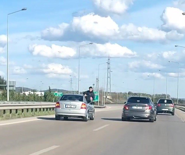 Bursa’da Fotoğraf Çekmek İçin Canını Tehlikeye Attı, O Anlar Kamerada
