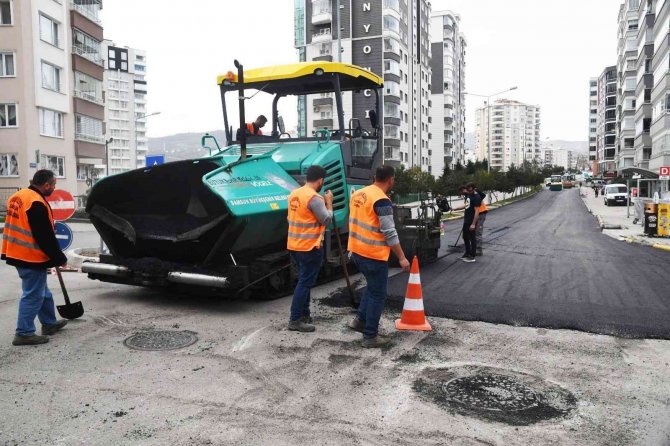 Bozulan Yollar Yenileniyor