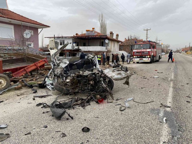 Kontrolden Çıkıp Hurdaya Dönen Otomobilin Hız İbresi 200 Kilometrede Takılı Kaldı