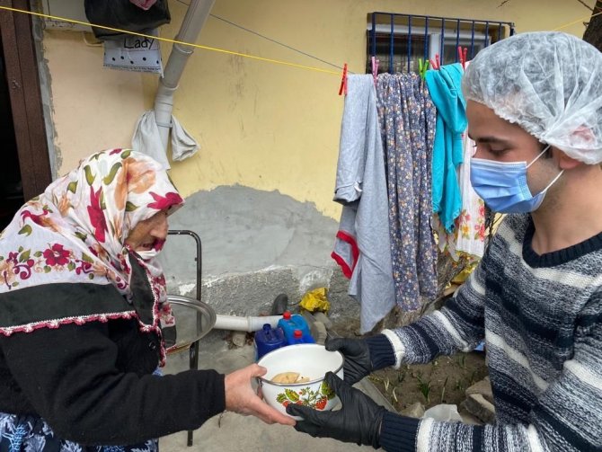 Başkan Sülük, Alpaslan Türkeş İçin Helva Dağıttı