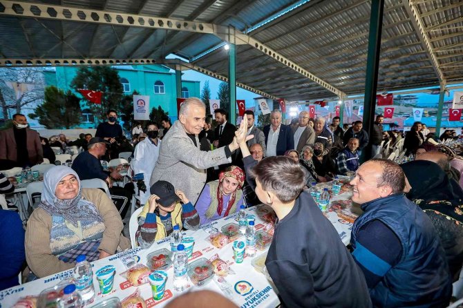 Büyükşehir Denizlilileri Mahalle İftarlarında Buluşturuyor
