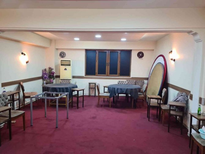 Dernekte Kumar Oynayan 20 Kişiye 36 Bin 380 Tl İdari Para Cezası