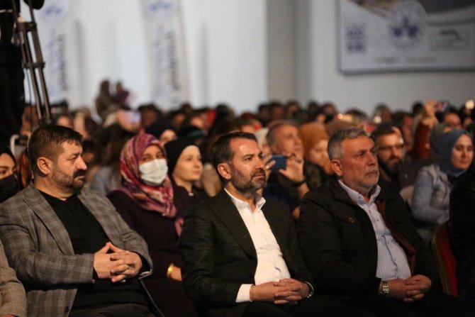 Elazığ’da Ramazan Etkinliklerinin İkinci Gününde Uğur Işılak Sahne Aldı