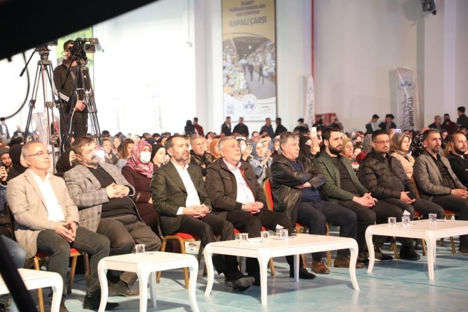 Elazığ’da Ramazan Etkinliklerinin İkinci Gününde Uğur Işılak Sahne Aldı