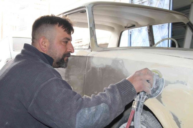 Kızının Okuması İçin Birlikte Üniversite Sınavına Girmişti, Şimdi 3. Üniversitesini Bitirmeye Çalışıyor