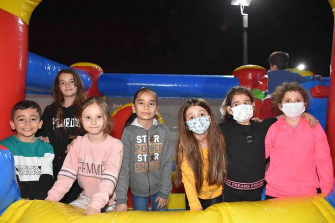 Erenler’de Çocuk Şenlikleri Yoğun İlgi İle Başladı