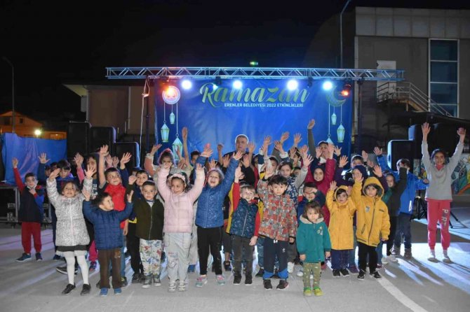 Erenler’de Çocuk Şenlikleri Yoğun İlgi İle Başladı