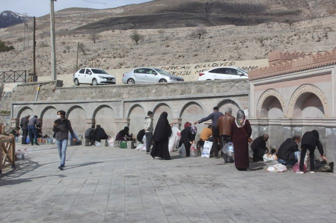 Erzincanlılar ’Ekşisu’ İle İftar Açıyor