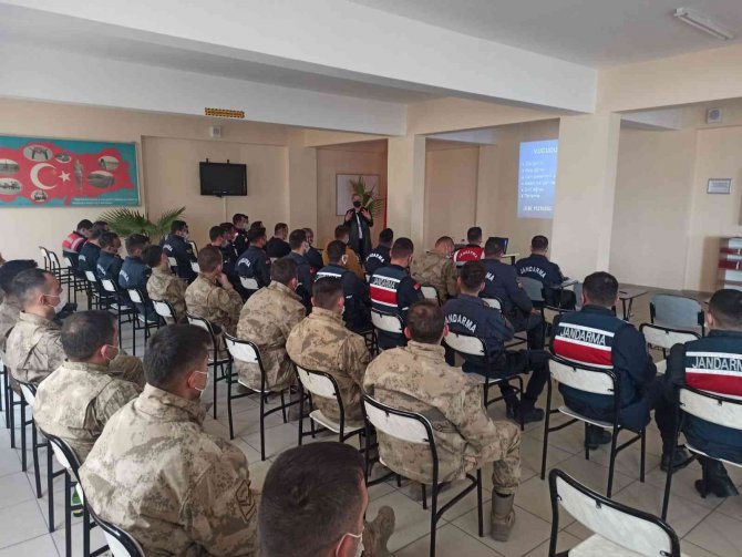 Jandarma Ekipleri ‘Öfke Ve Öfke Kontrolü’ Eğitimi Aldı