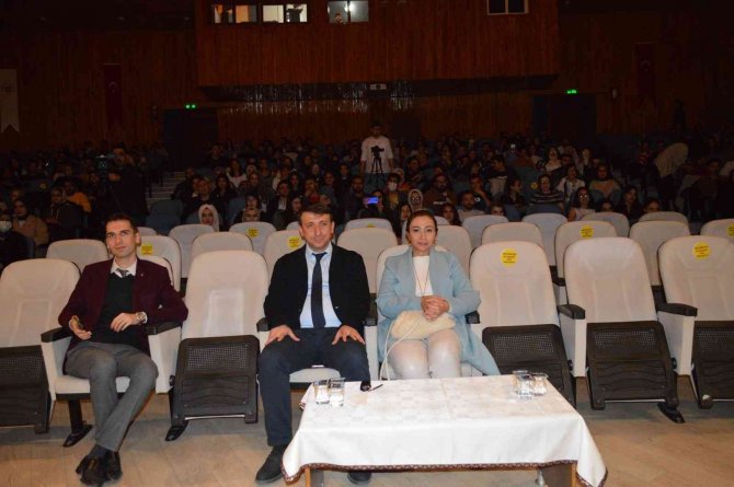 Fü’de ‘Yolumuzu Bulalım’ Oyunu Sergilendi