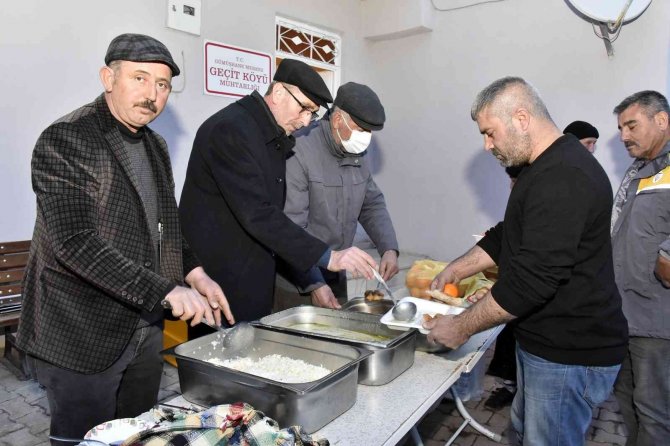 Bu Köyden İftar Yapmadan ‘Geçit’ Yok