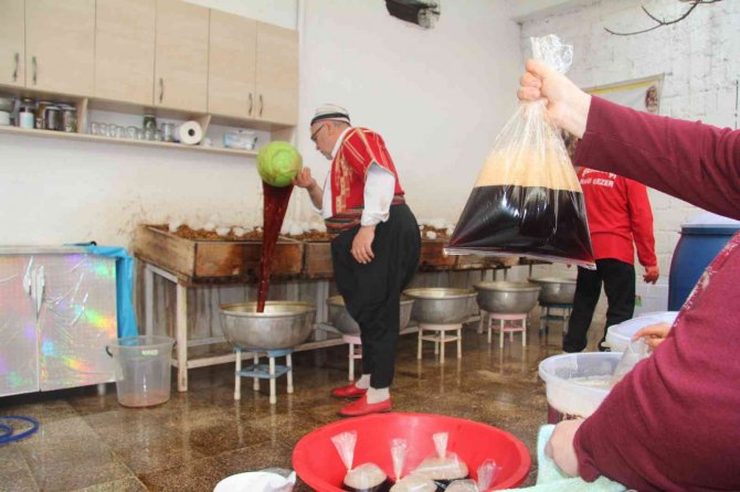 Ramazanın Vazgeçilmez İçeceği Meyan Şerbeti Mesaisi Başladı