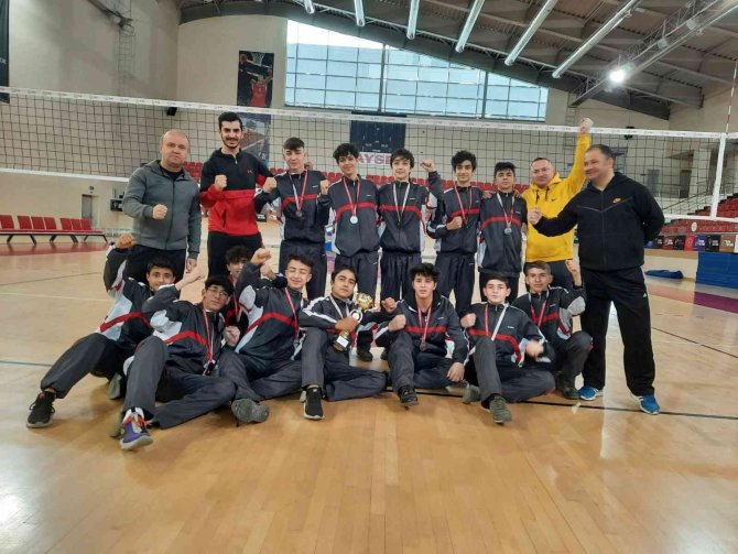 Hürriyet Mtal Kupalara Ambargo Koydu