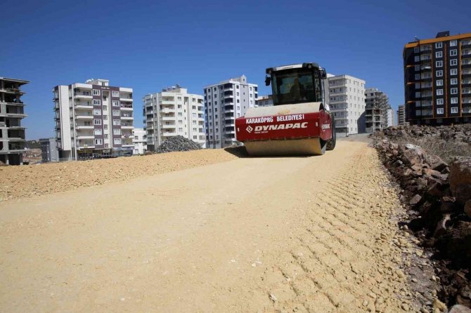 Karaköprü’de Üst Yapı Ve Yol Açma Çalışması Devam Ediyor