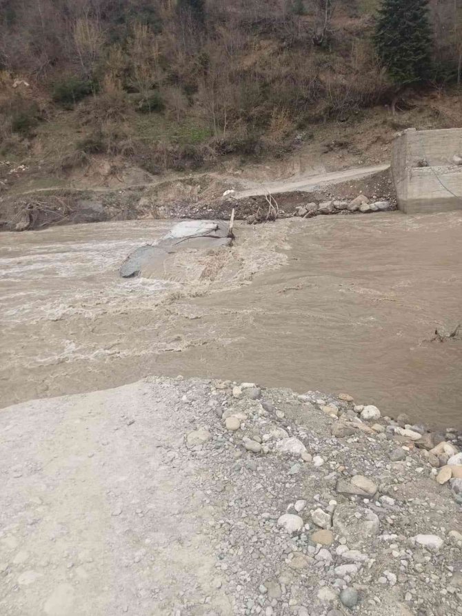 Kastamonu’da İki Köprü Daha Kar Suları Sebebiyle Yıkıldı