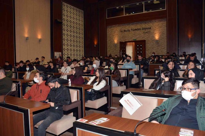 Keçiören Belediyesi’nden Sınav Öncesi Kaygı Semineri