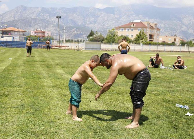 Başpehlivanın Oğlundan Güreş Birinciliği