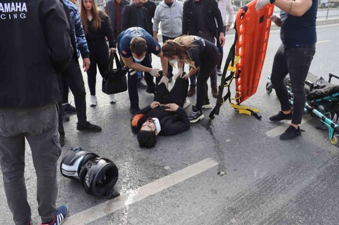 Kuşadası’nda Trafik Kazası: 2 Yaralı