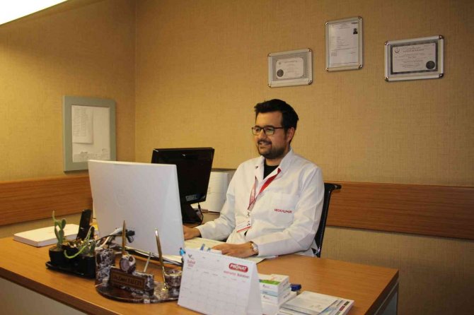 Op. Dr. Emre Yalçın: “Gebelerimiz Aralıklı Olarak Da Oruç Tutabilir”