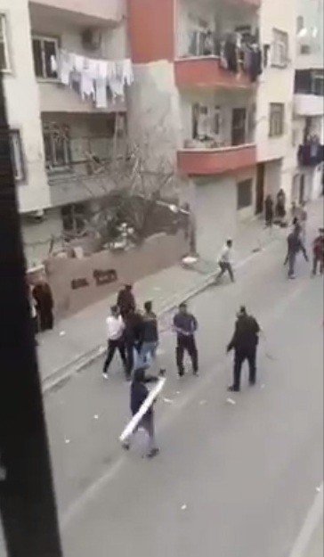 Mersin’de Taşlı Sopalı Kavga